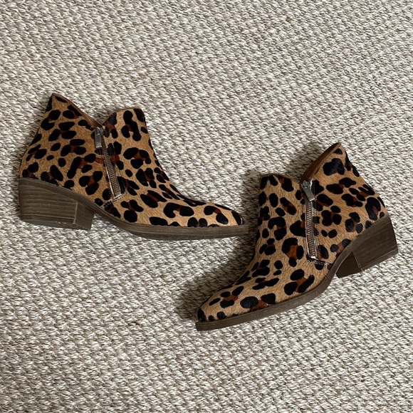 NWOT Eric Michael Lynx Leopard Booties - Picture 2 of 8